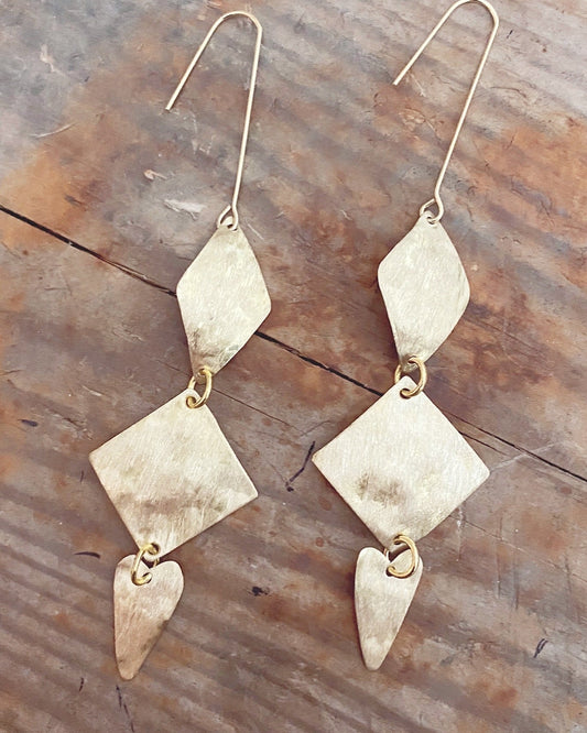 A P H R O D I T E ' S . D A N G E R ~ golden diamond & heart earrings